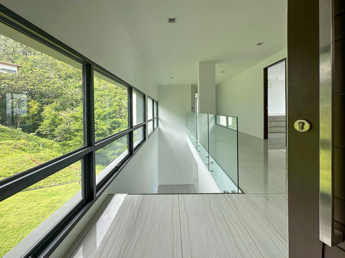 Verano Residence - Quality 4+1 Bedroom Seaview Pool Villa in Chaweng Noi for Sale