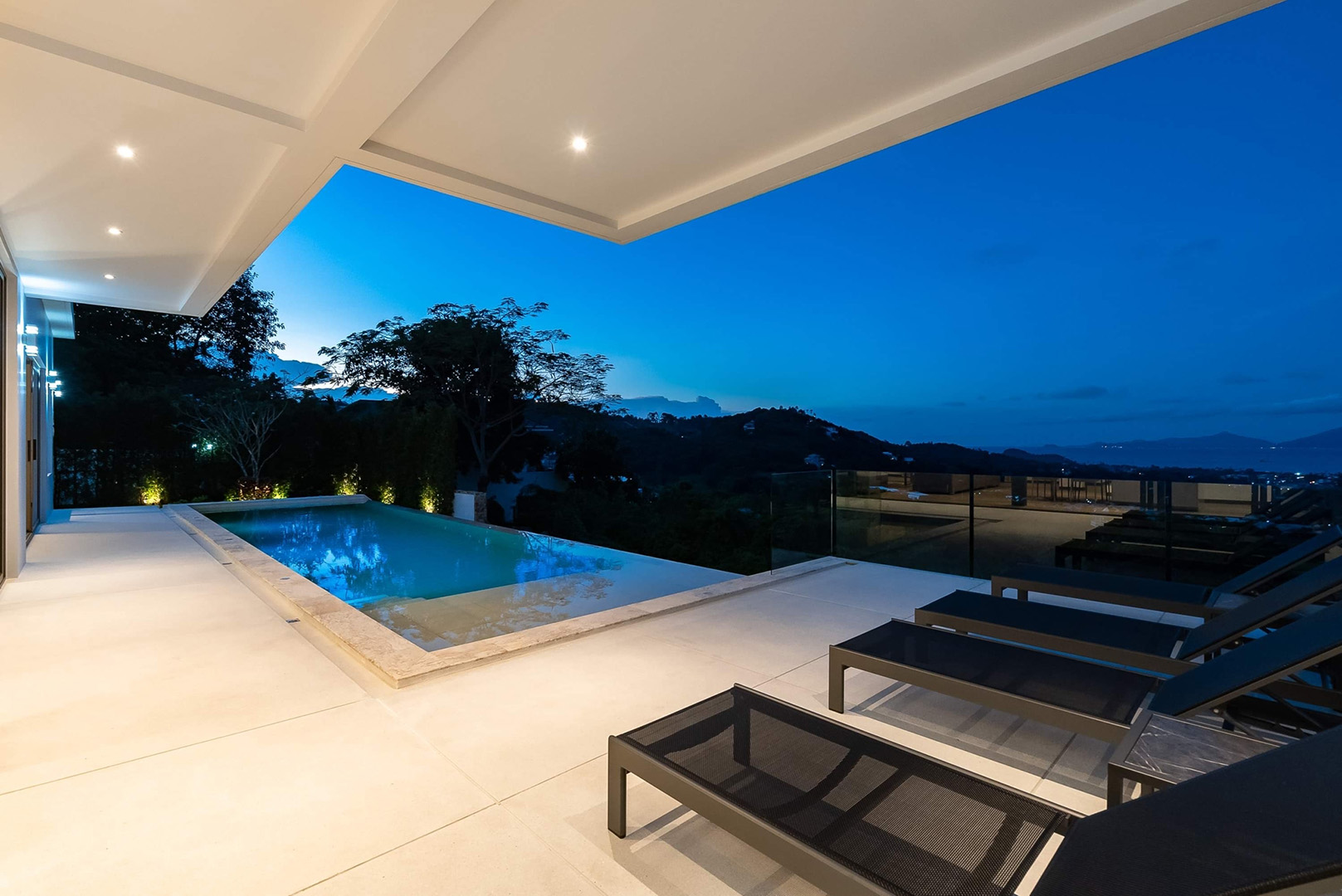 Sophisticated 3+1 Bedroom Seaview Pool Villa in Bophut for Sale