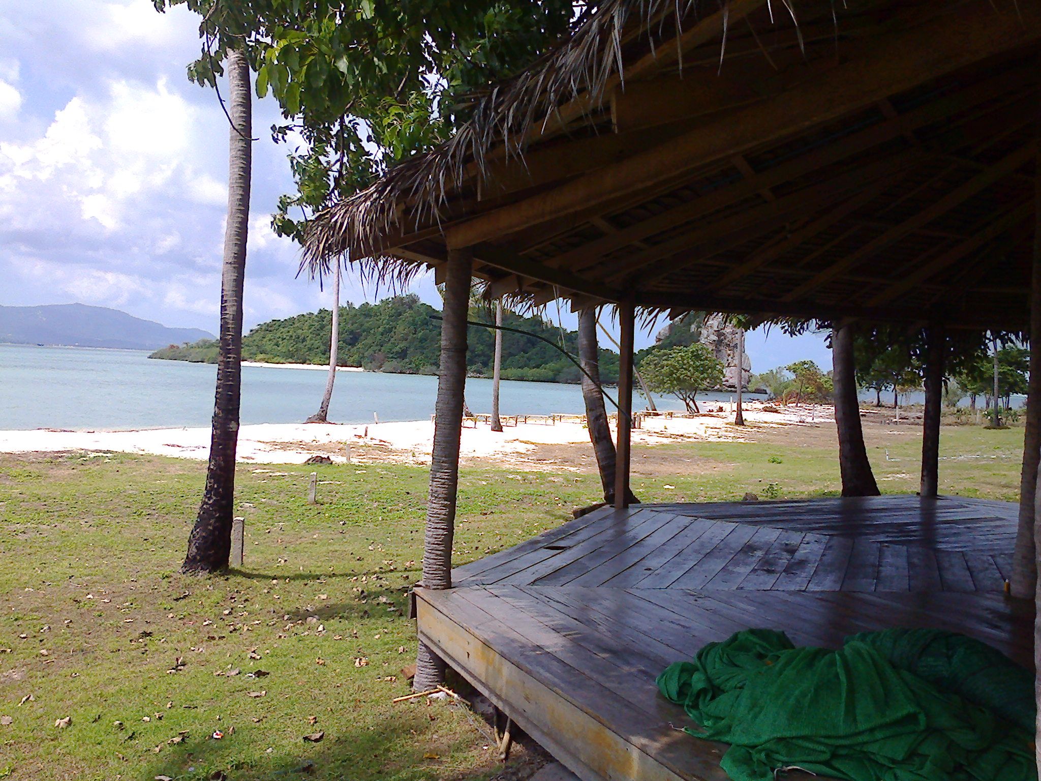 Own a 8 rai land on a private piece of land on Koh Som island.: Own a 8 rai land on a private piece of land on Koh Som island.