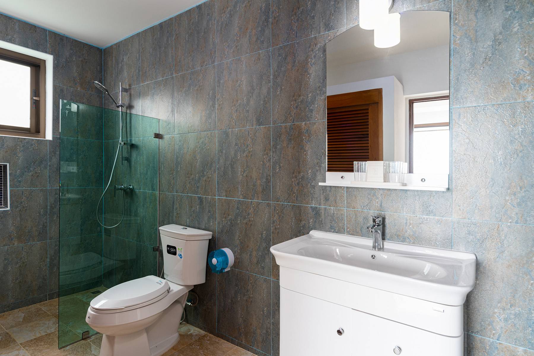 (SOLD) 2 bedroom sea-view apartment Re-Sale in Lamai