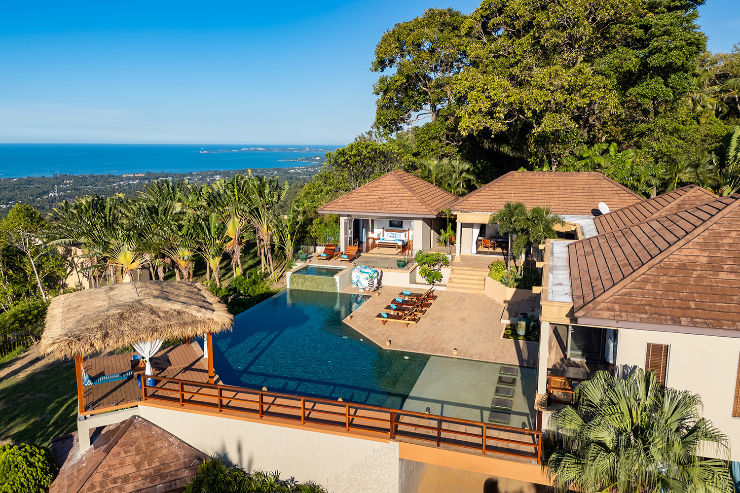 Baan Faa Sai – Renovated 5 Bedroom Seaview Pool Villa in Bangpor for Sale