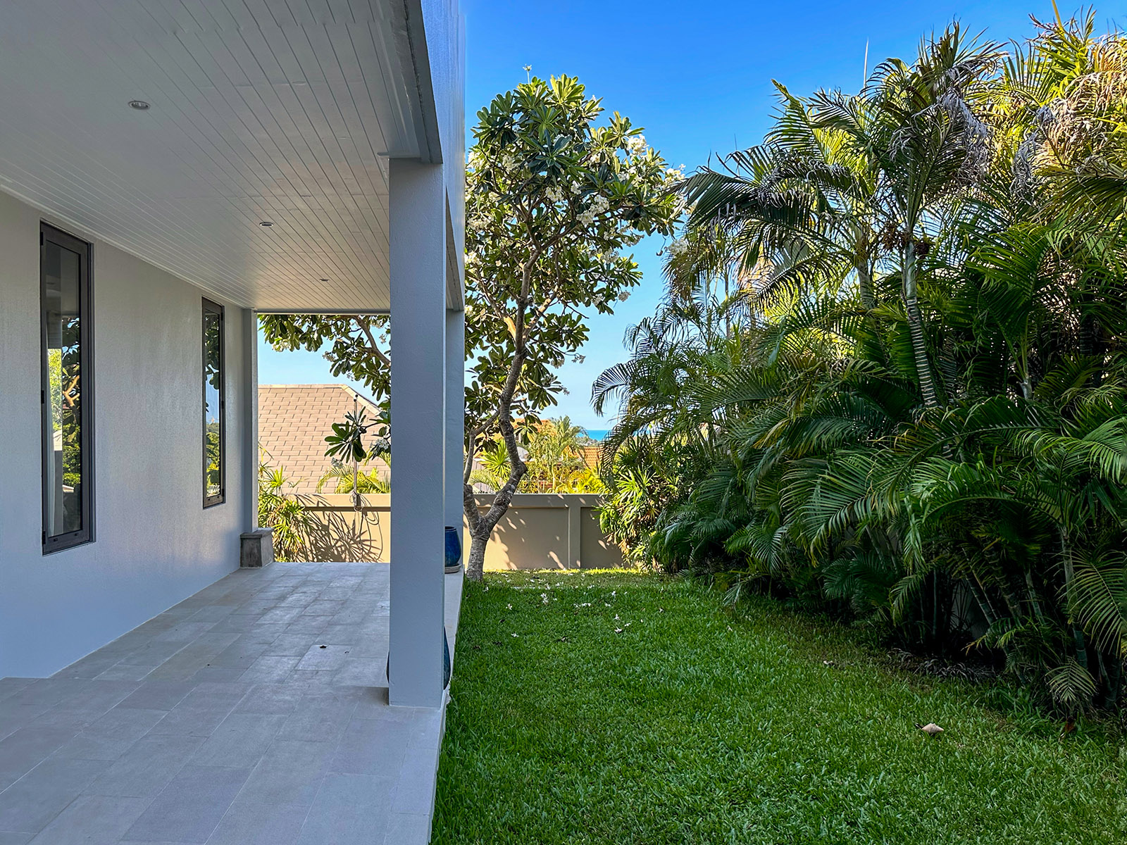 (PRICE REDUCED!) Contemporary 4 Bedroom Seaview Villa in Plai Laem for sale