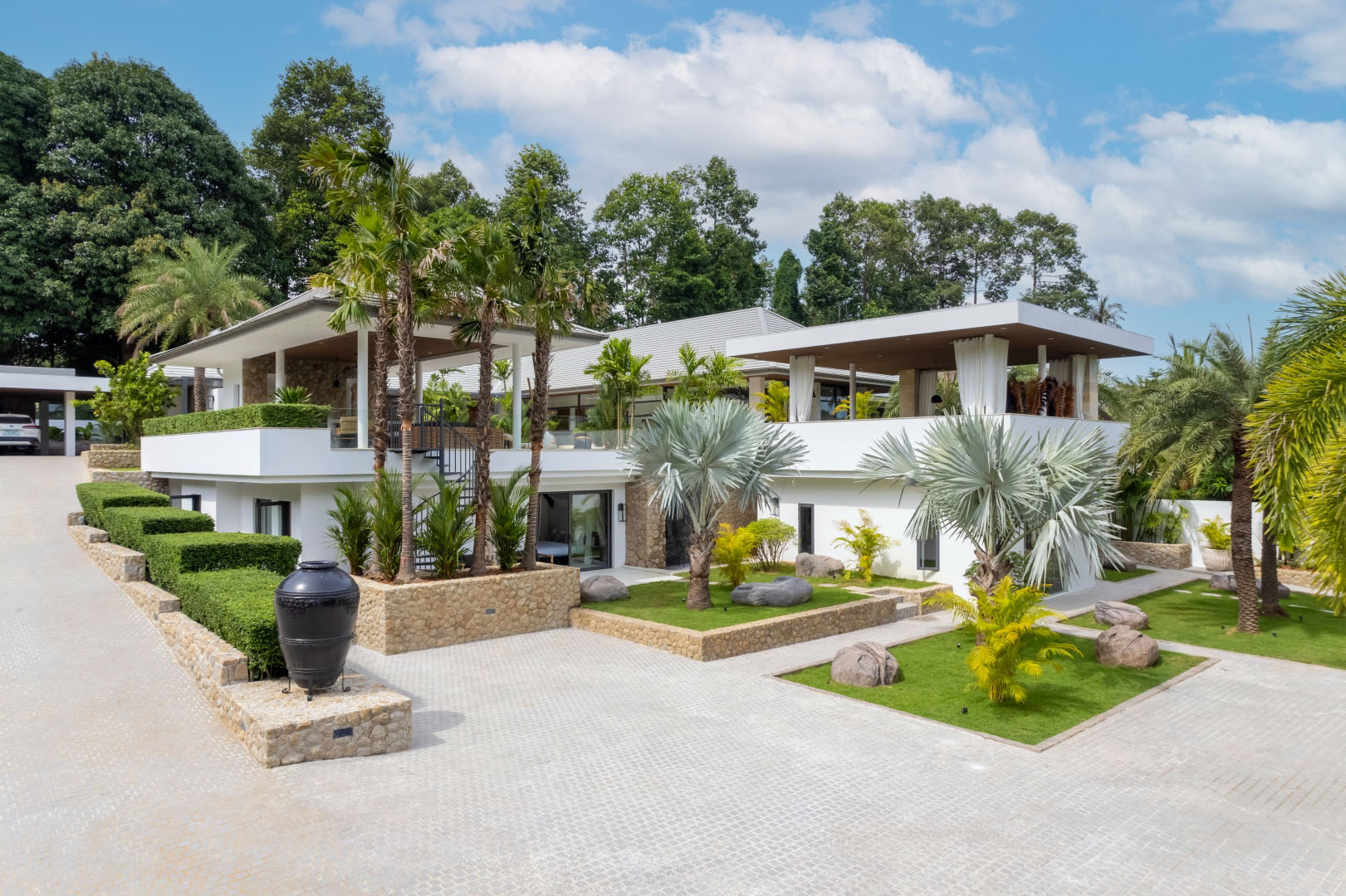 Villa Riverside – Luxury 5 Bedroom Balinese Tropical Retreat in Maenam for sale: Villa Riverside – Luxury 5 Bedroom Balinese Tropical Retreat in Maenam for sale