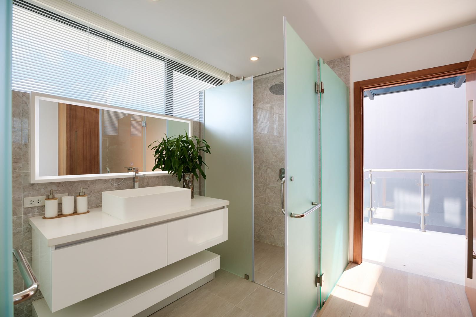 The Wave 2 - Urbane 5 Bedroom Seaview Pool Villa in Chaweng Noi for sale