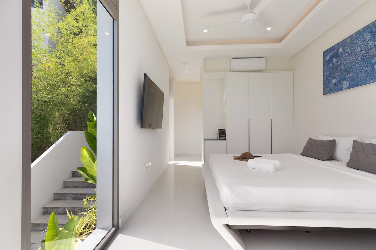 Trendy 4 Bedroom Seaview Pool Villa in Choeng Mon for sale