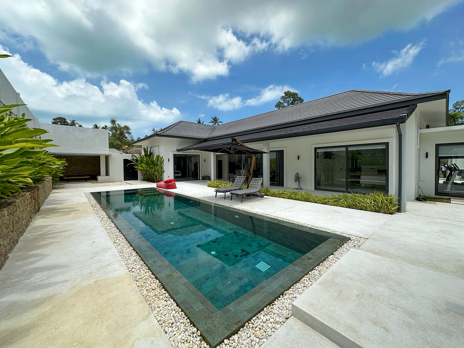 Tropical Balinese 4 Bedroom Garden Pool Villa in Maenam for Sale