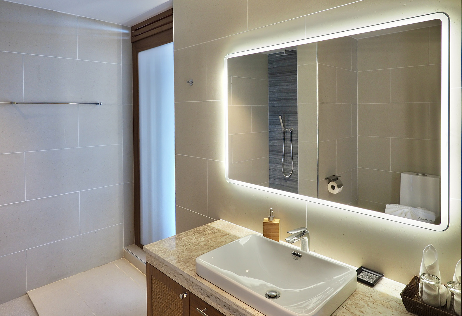 (PRICE REDUCED!) Darika Residence B3 - Grandeur 4 Bedroom Seaview Pool Villa in Bang Por for sale