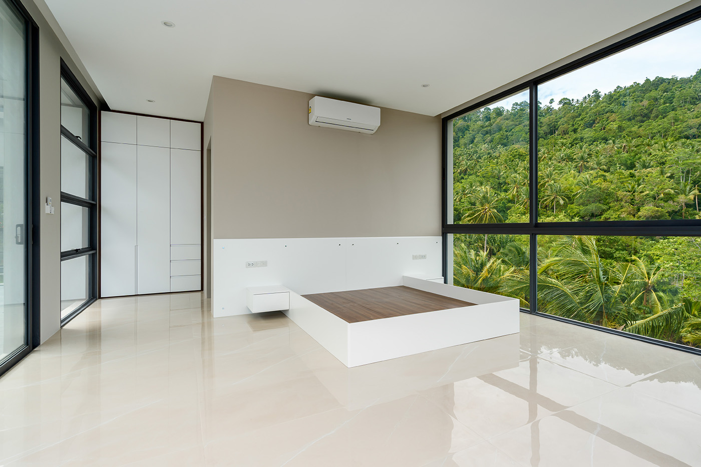 Brand-New 4 Bedroom Seaview Pool Villa in Bang Por for sale