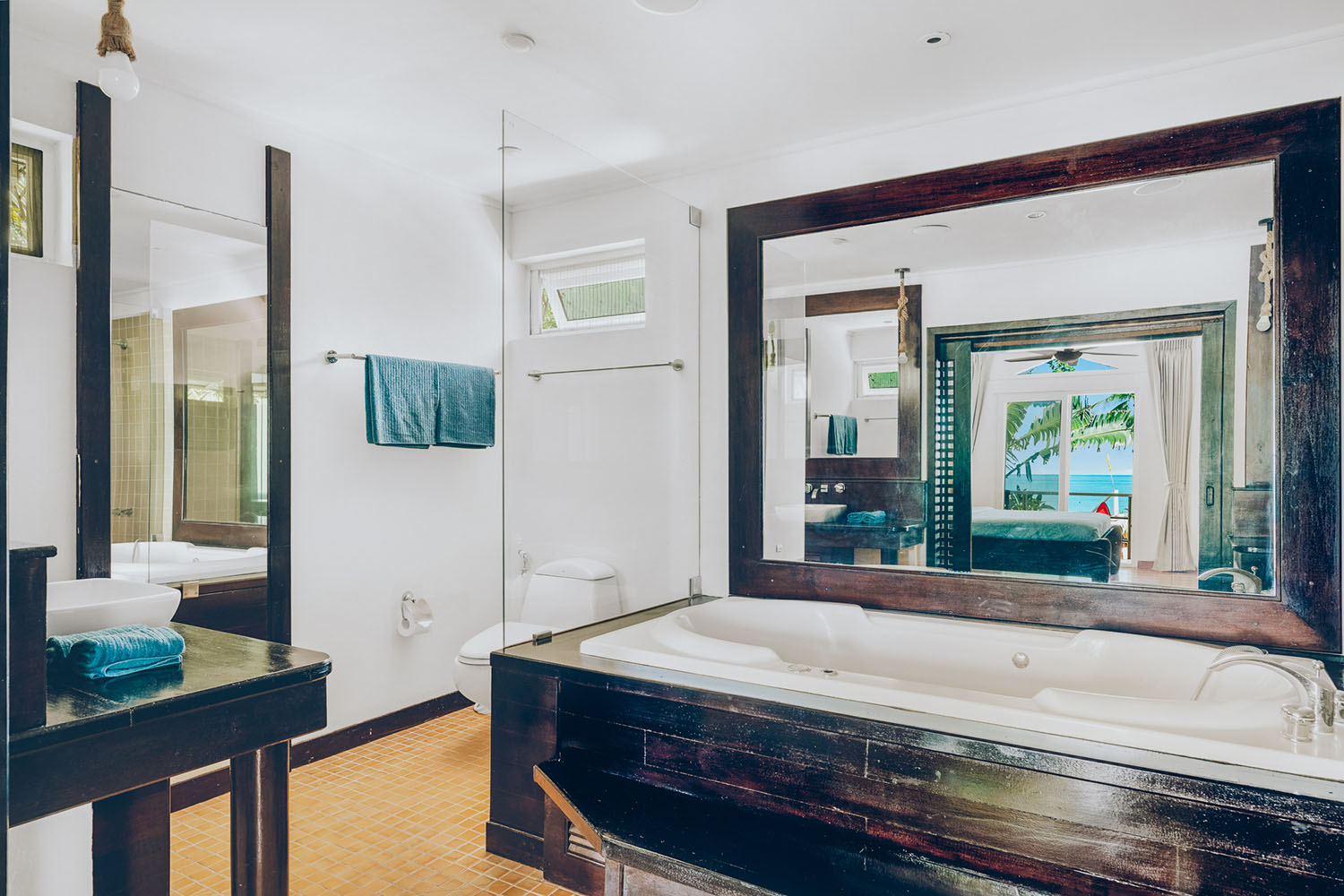 Tongson Beachfront Villa – 3 Bedroom Beachfront Villa in Tongson Bay for Sale