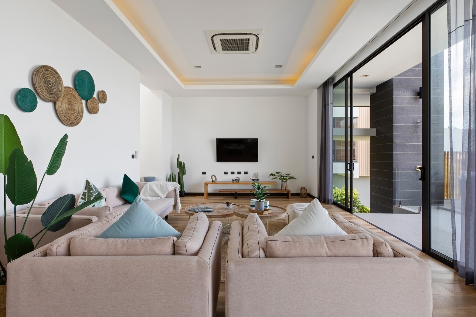 Verano Residence – 3 Bedroom Seaview Pool Villa in Chaweng Noi for sale