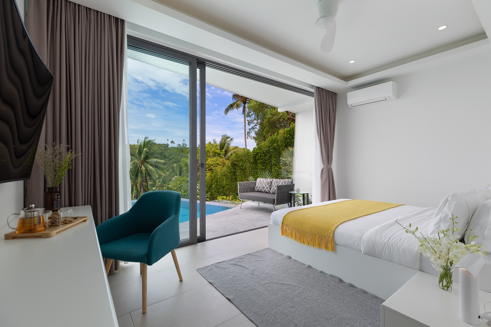 KW Villa – Luxurious 5 Bedroom Seaview Pool Villa in Bangpor for sale