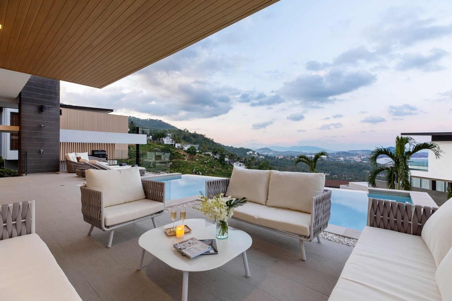 Verano Residence – 3 Bedroom Seaview Pool Villa in Chaweng Noi for sale