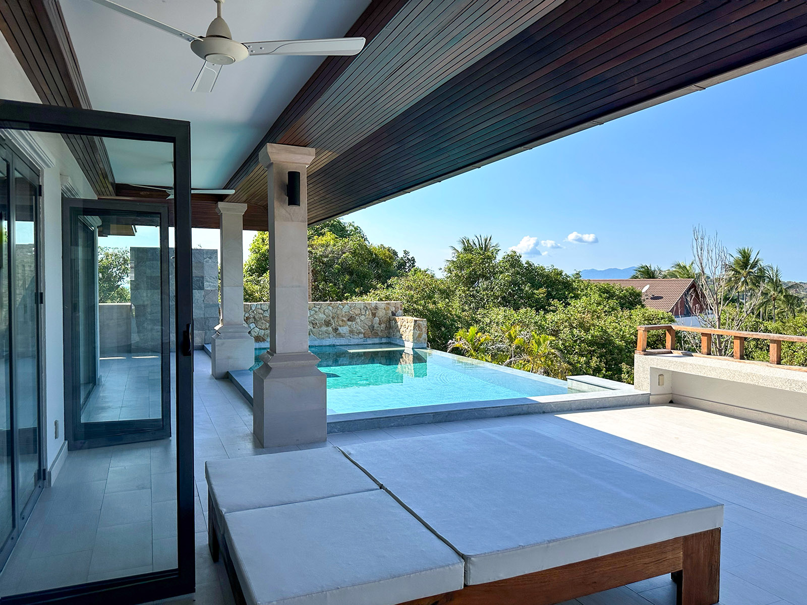 (PRICE REDUCED!) Contemporary 4 Bedroom Seaview Villa in Plai Laem for sale