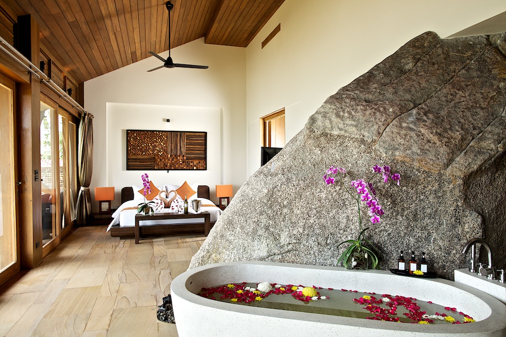 Unique beachfront villa Baan Hinta 