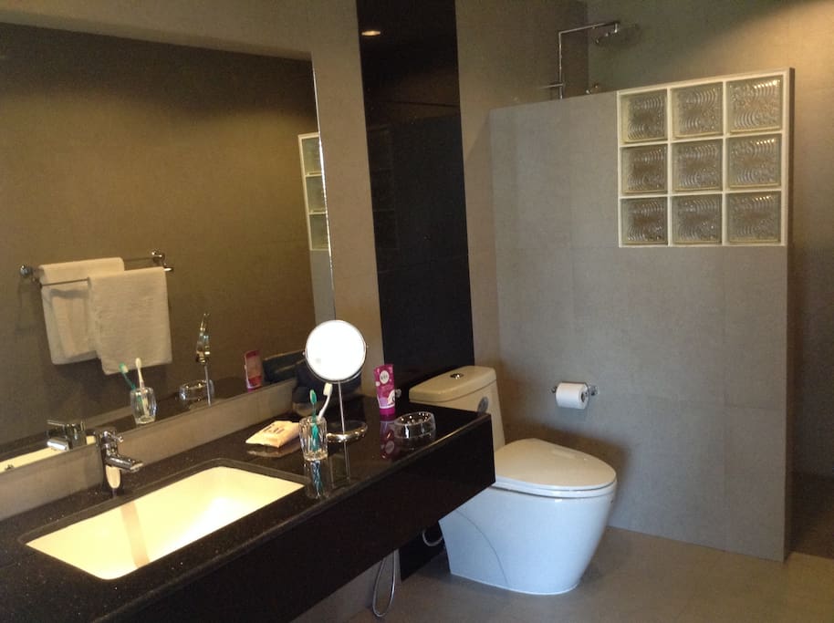 The Bay Seaview Condominium in Plai Laem for sale