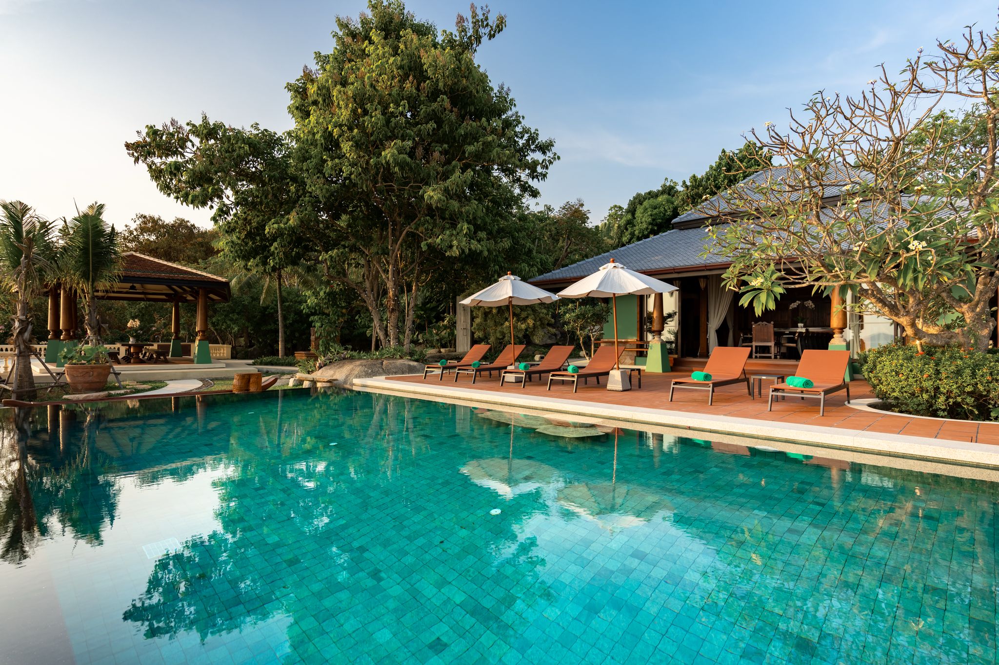 Villa Ladylagoon – Rare 8 Bedroom Beachfront villa in Laem Set for sale