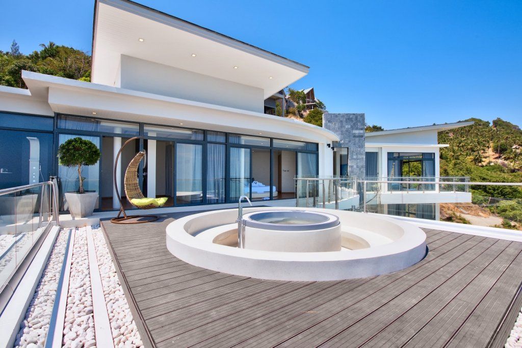 Villa Seawadee – Modern 4 Bedroom Seaview Pool Villa in Chaweng Noi for sale