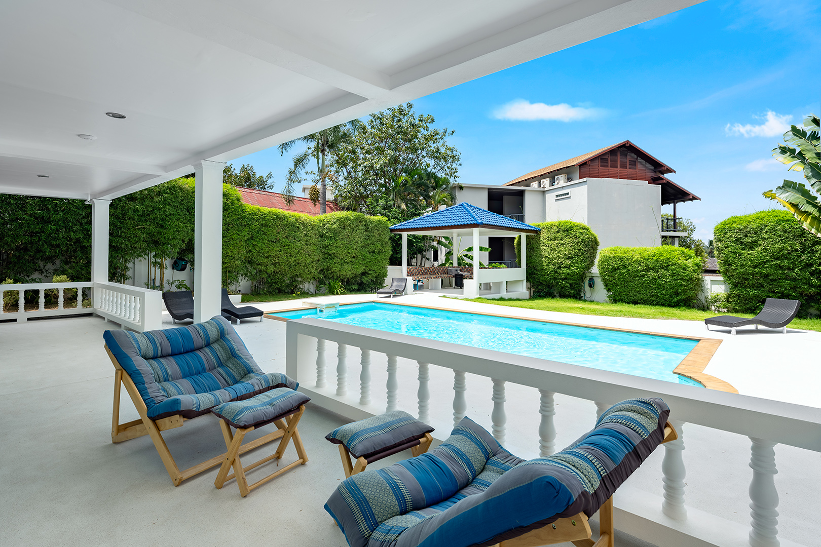 Refurbished 5-Bedroom Garden Pool Villa with Separate Living Spaces in Choengmon For Sale