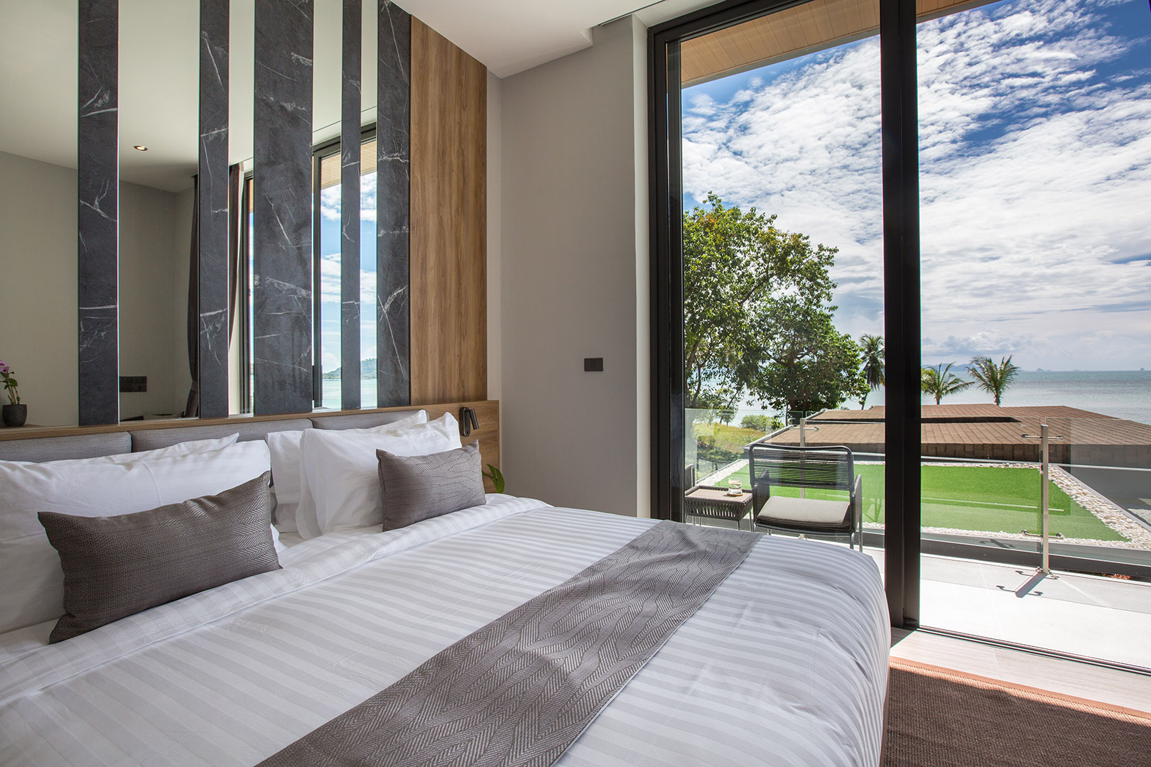 Villa Sea Renity - Ultra-Luxury 7 Bedroom Beachfront Villa in Laem Sor for Sale