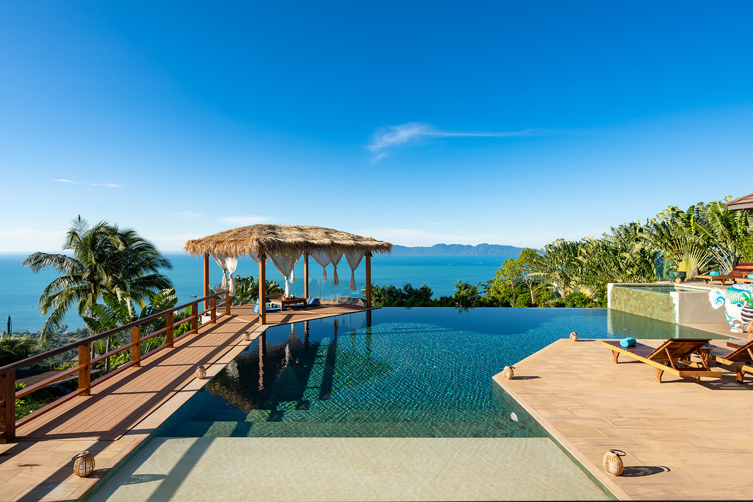 Baan Faa Sai – Renovated 5 Bedroom Seaview Pool Villa in Bangpor for Sale