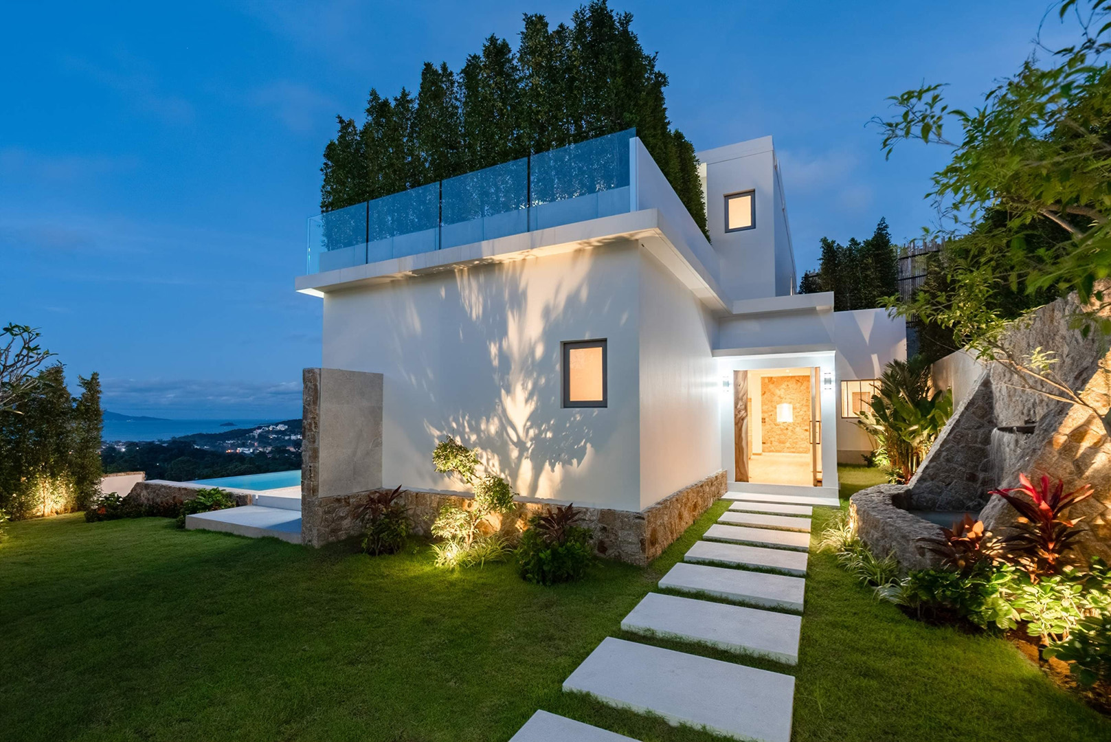 Sophisticated 3+1 Bedroom Seaview Pool Villa in Bophut for Sale