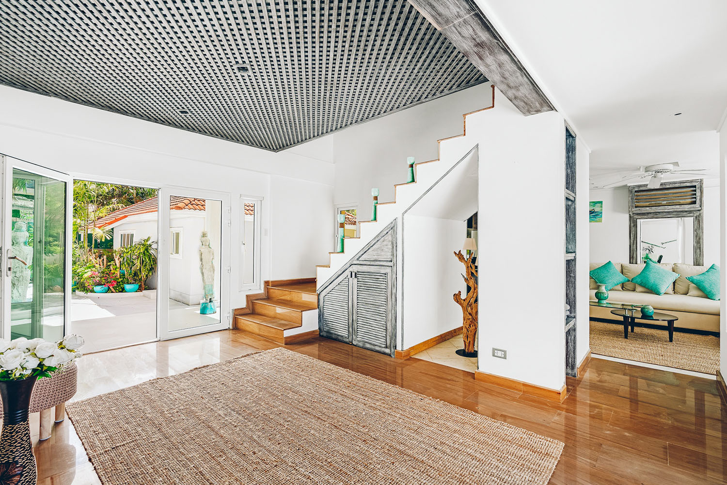 Tongson Beachfront Villa – 3 Bedroom Beachfront Villa in Tongson Bay for Sale