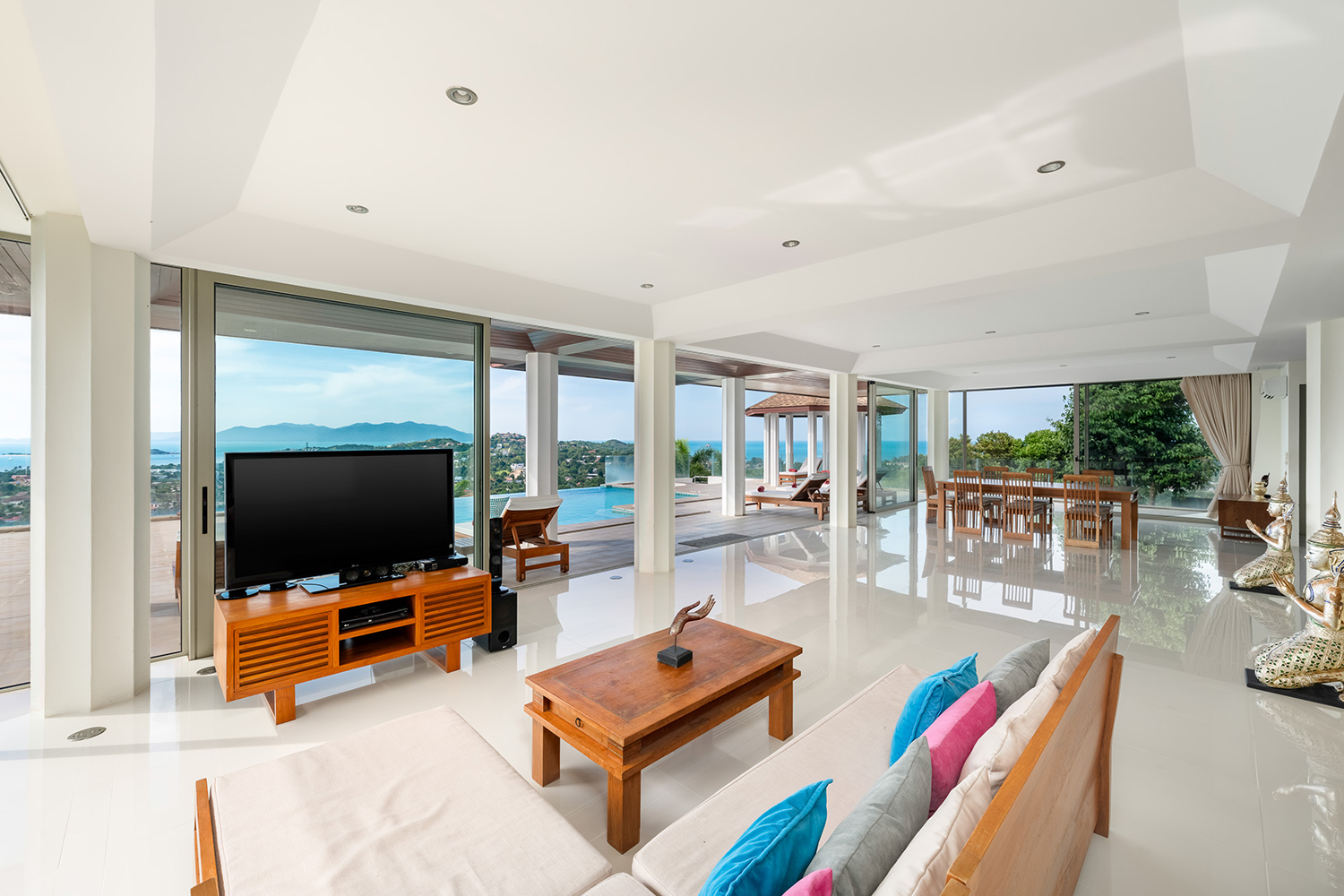 (PRICE REDUCED!) Narai Kiri Villa – Spacious 5 Bedroom Seaview Pool Villa in Plai Laem for sale