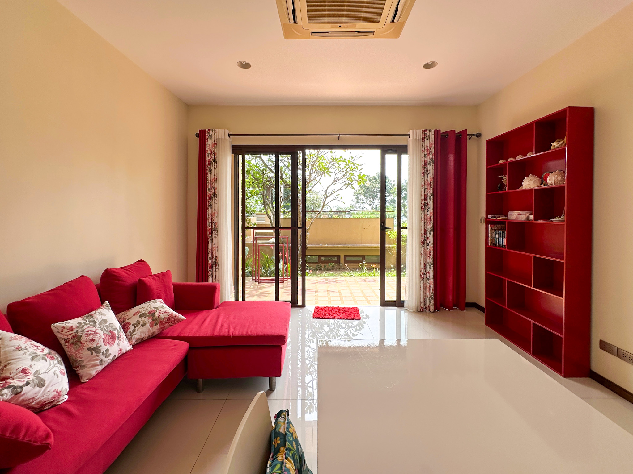 Multi-Building 8+1 Bedroom Seaview Pool Villa with Large Garden in Bang Makham for sale