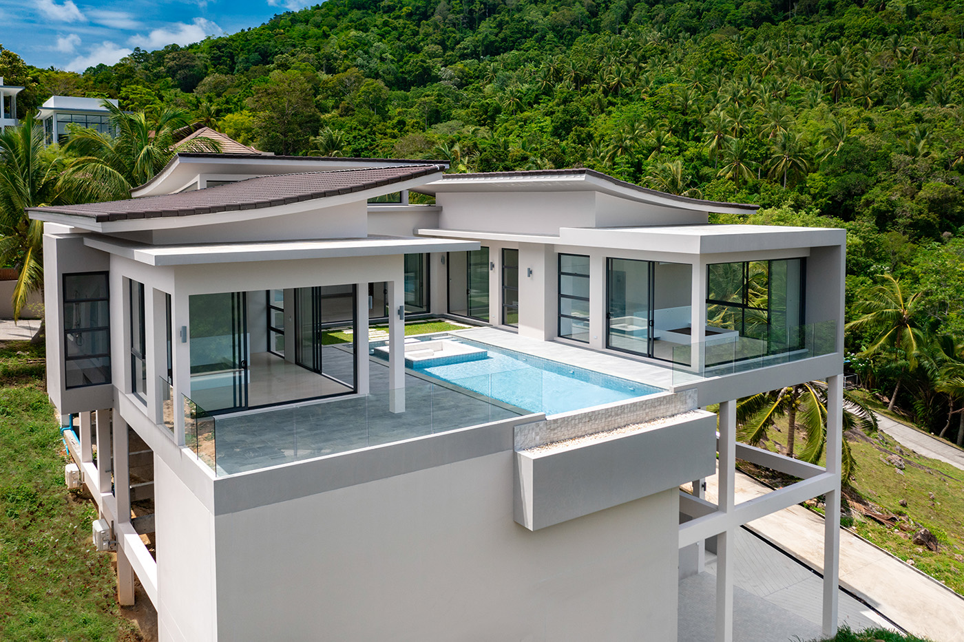 Brand-New 4 Bedroom Seaview Pool Villa in Bang Por for sale