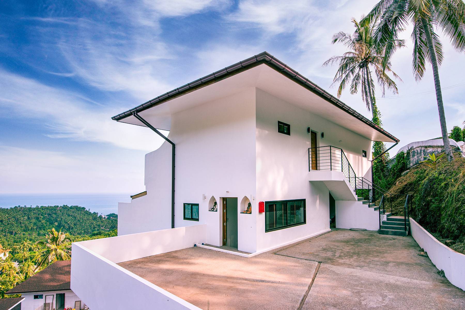 (SOLD) 2 bedroom sea-view apartment Re-Sale in Lamai