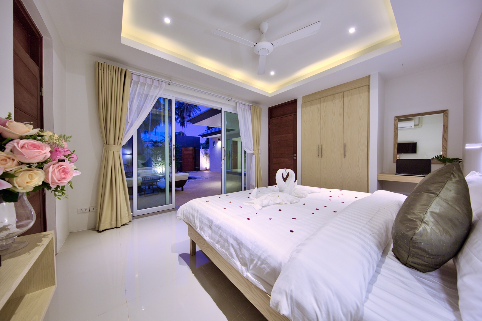 Beachside 2 Bedroom Garden Pool Villa in Lipa Noi for sale