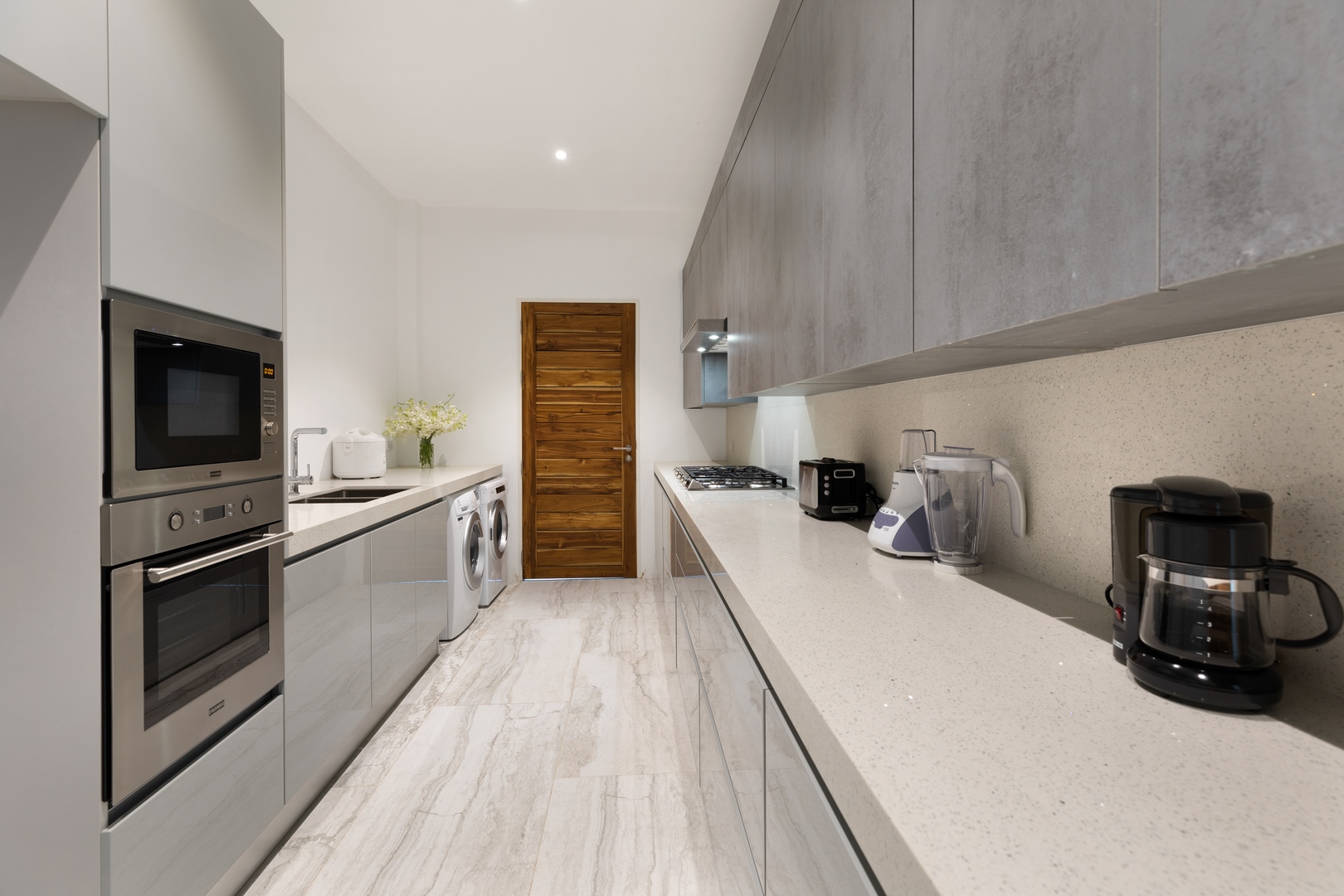 Villa Blue Amber – Exclusive 4-Bedroom Waterfront Pool Villa in Samrong Bay for Rent