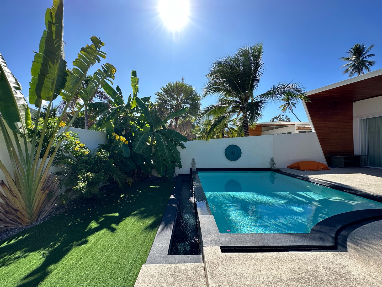 (SOLD) Comfortable 3 Bedroom Garden Pool Villa in Bophut for sale