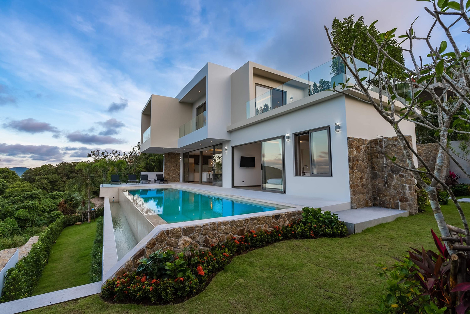 Sophisticated 3+1 Bedroom Seaview Pool Villa in Bophut for Sale