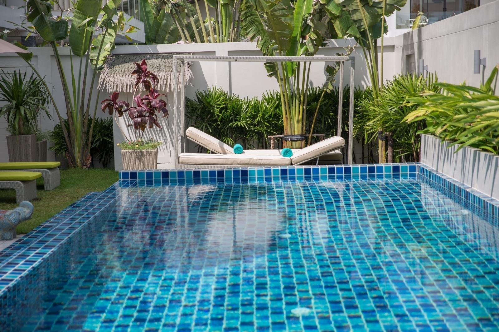 Villa Mojito – Beachside 5 Bedroom Pool Villa in Ban Tai for sale