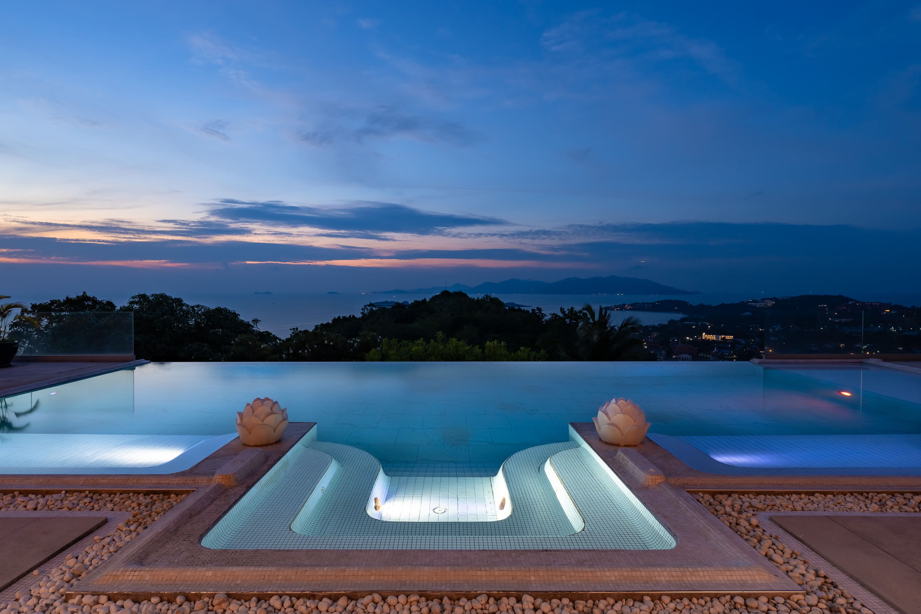 (PRICE REDUCED!) Hilltop Villa with 360-Degree View – 5 Bedroom Villa with Renovation Potential in Plai Laem for Sale