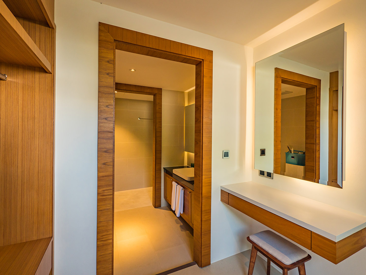 (PRICE REDUCED!) Darika Residence B5 - Dazzling 4 Bedroom Seaview Pool Villa in Bang Por for sale