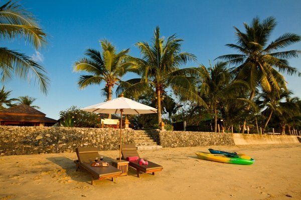 Beachfront villa by Lipa Noi beach