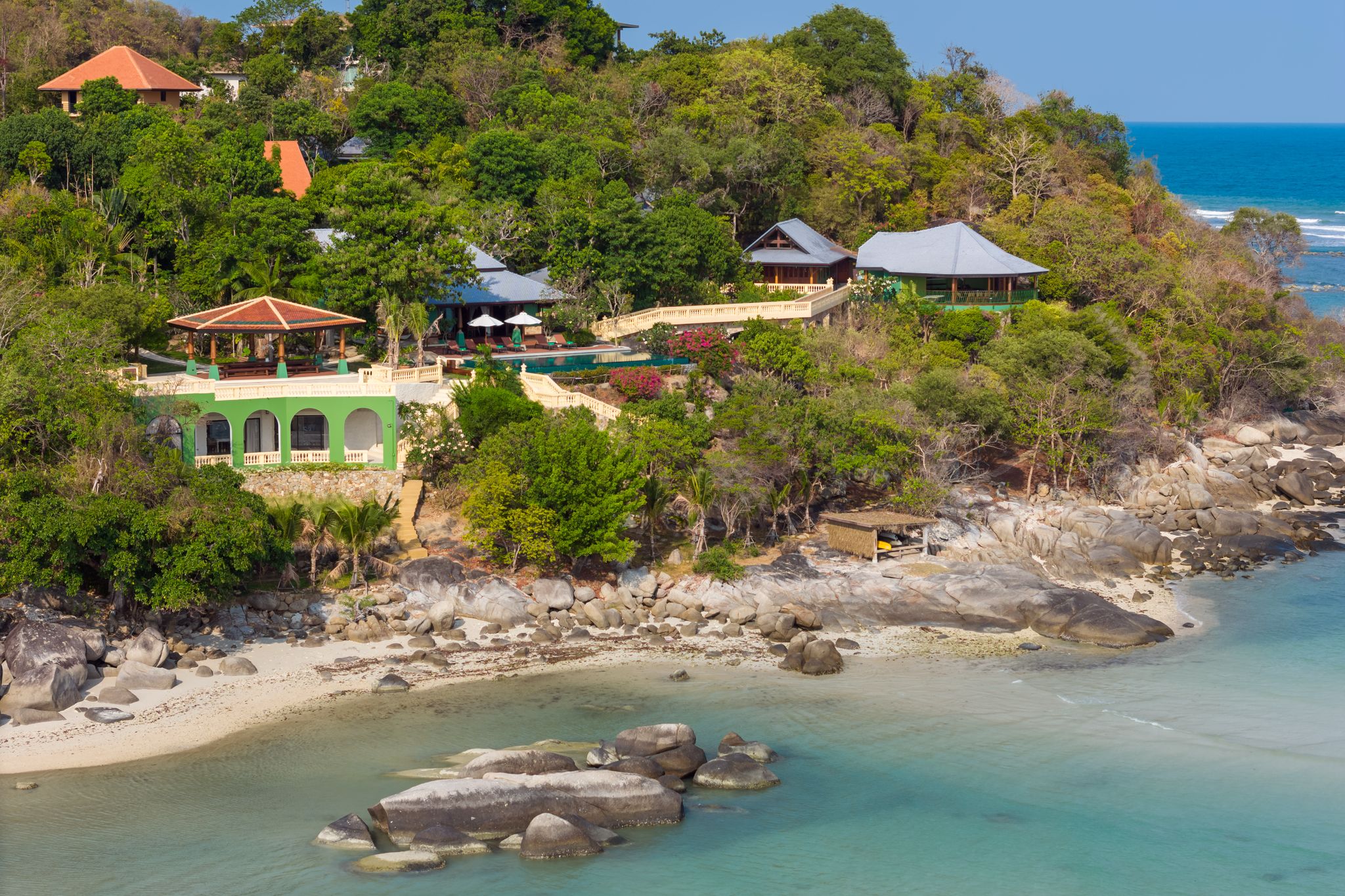 Villa Ladylagoon – Rare 8 Bedroom Beachfront villa in Laem Set for sale