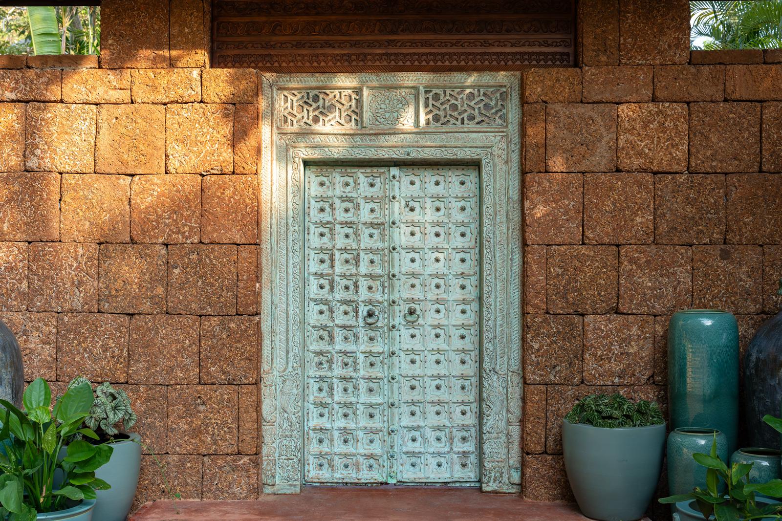 Villa Ladylagoon – Rare 8 Bedroom Beachfront villa in Laem Set for sale