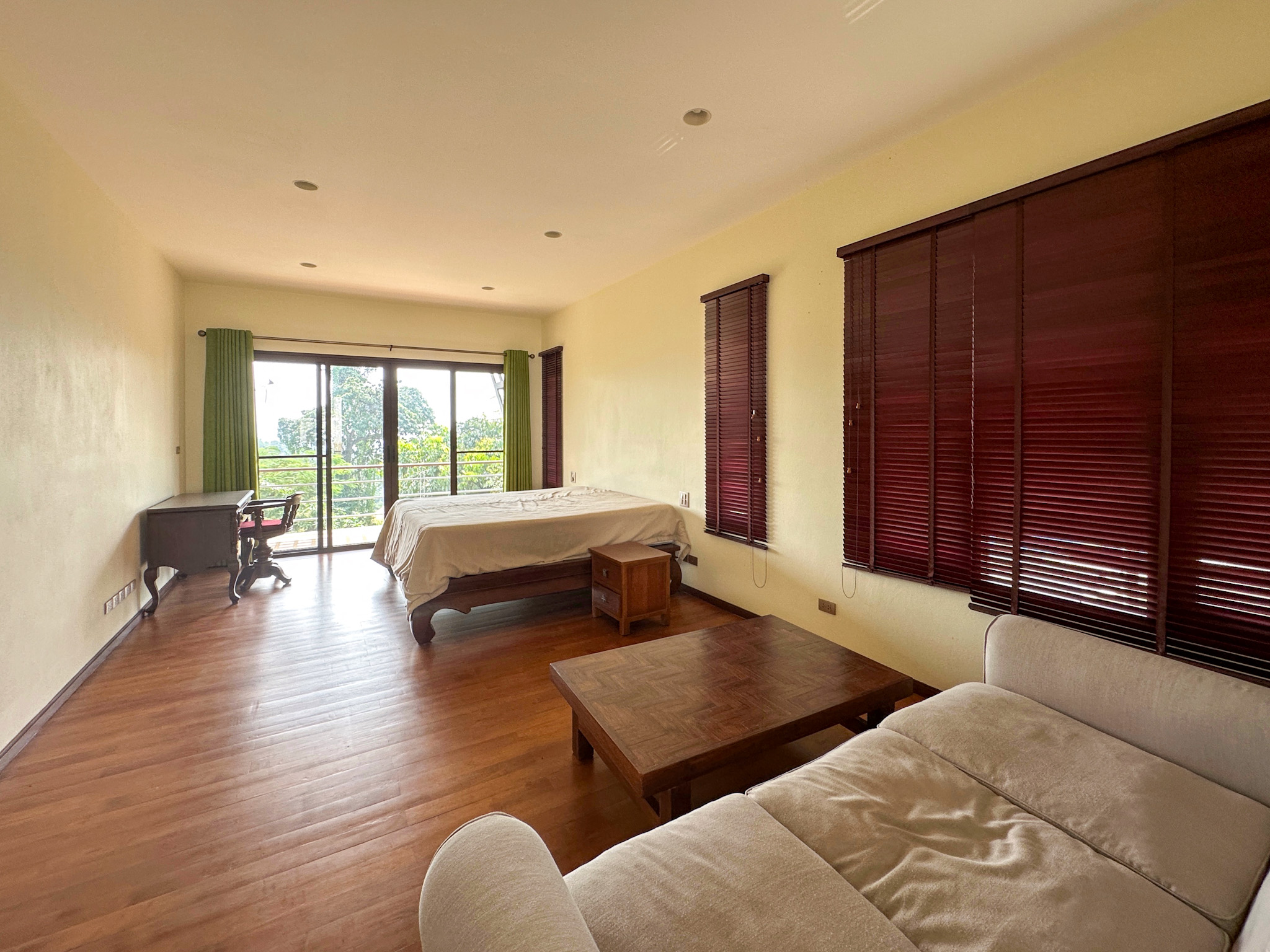 Multi-Building 8+1 Bedroom Seaview Pool Villa with Large Garden in Bang Makham for sale