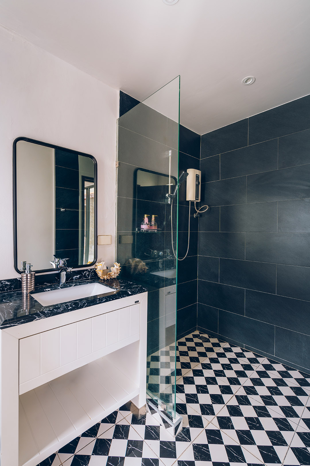 The Peak – Cliffside 5 Bedroom 6 Bathroom Seaview Villa in Bangpor for sale