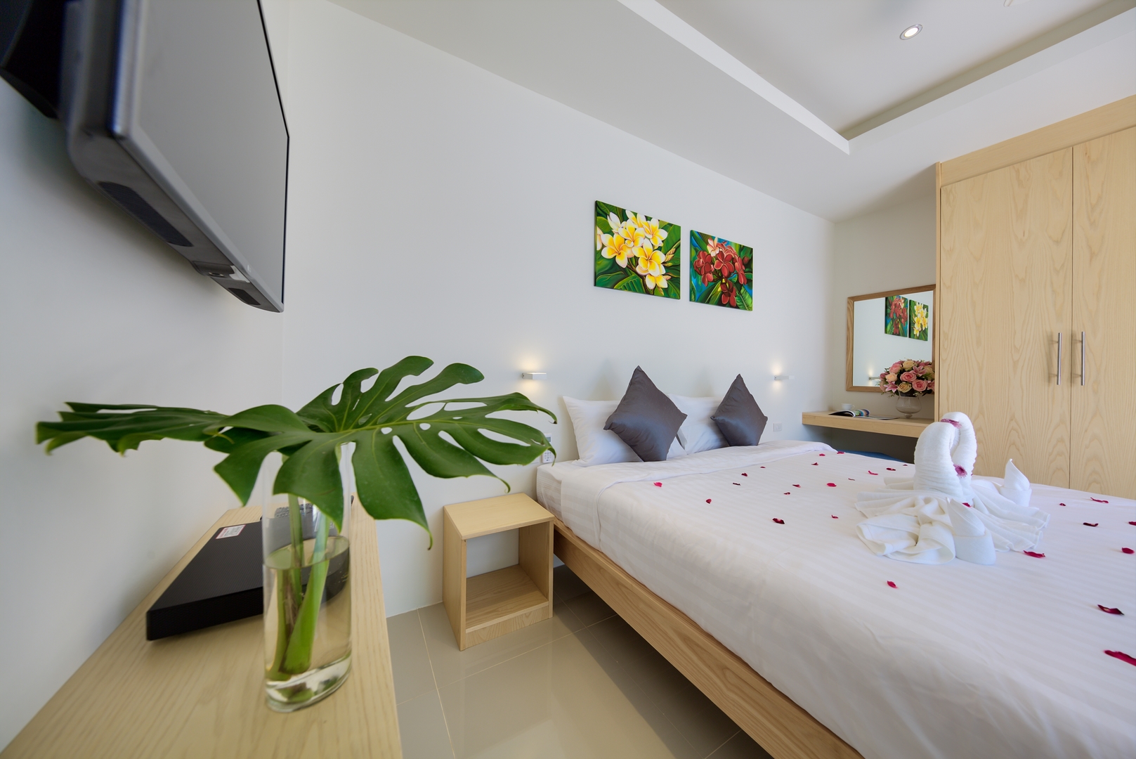 Beachside 2 Bedroom Garden Pool Villa in Lipa Noi for sale