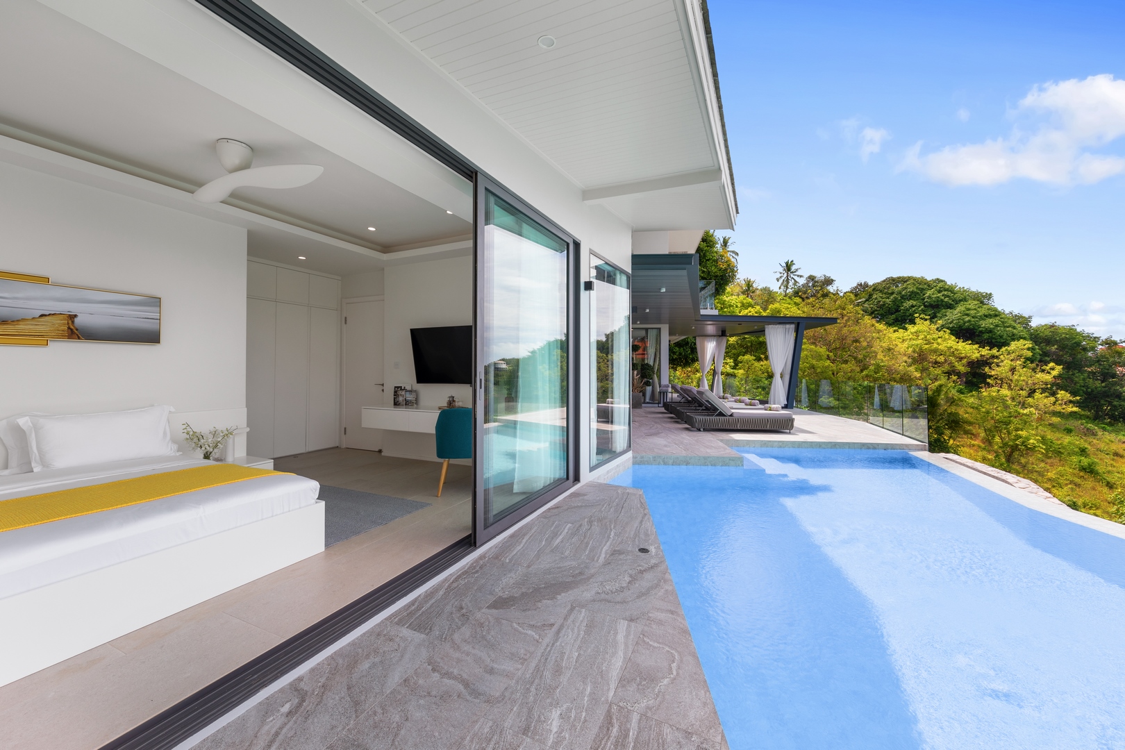 KW Villa – Luxurious 5 Bedroom Seaview Pool Villa in Bangpor for sale