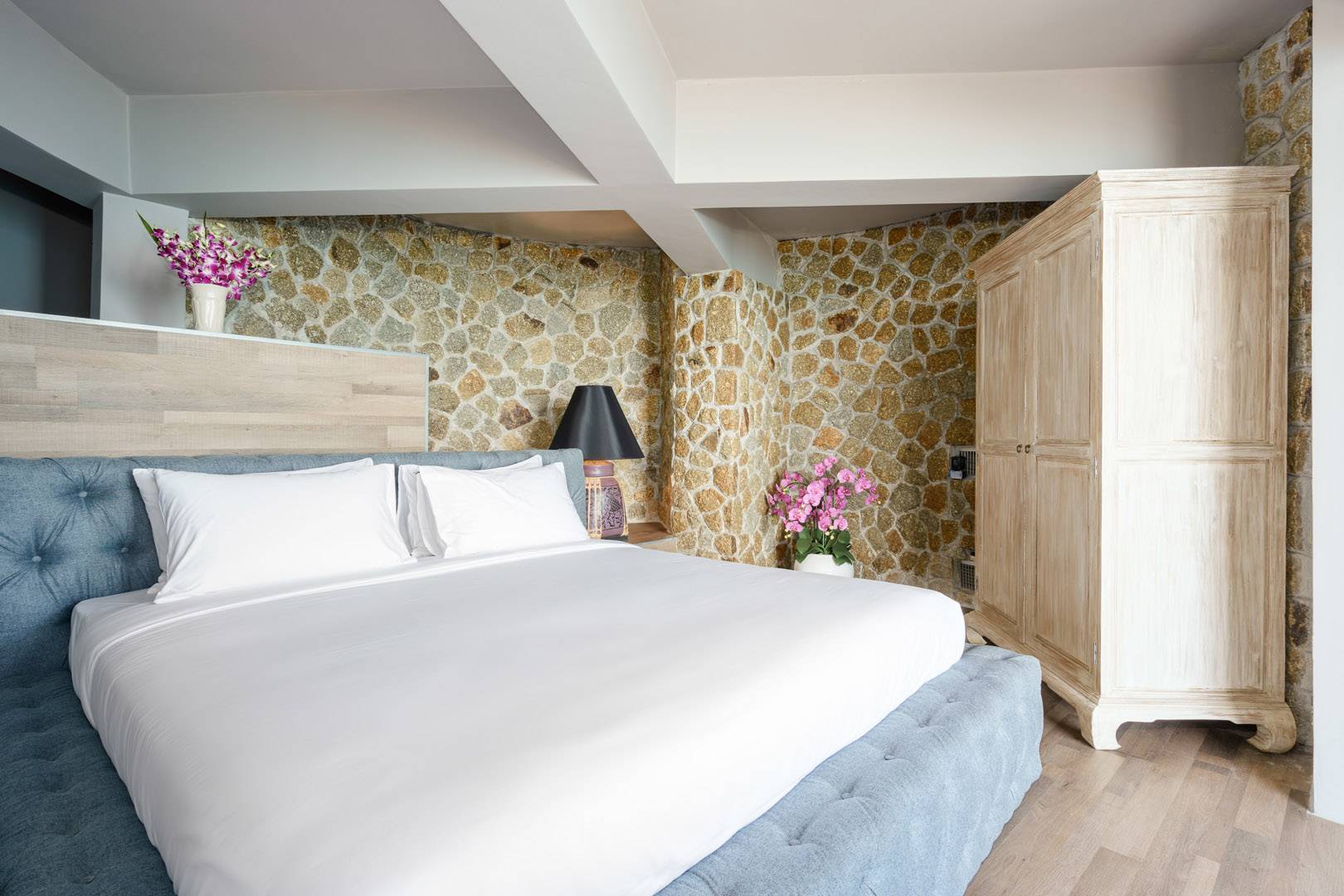 Villa Amaze – The Most Iconic Seaview Villa in Chaweng Noi for sale