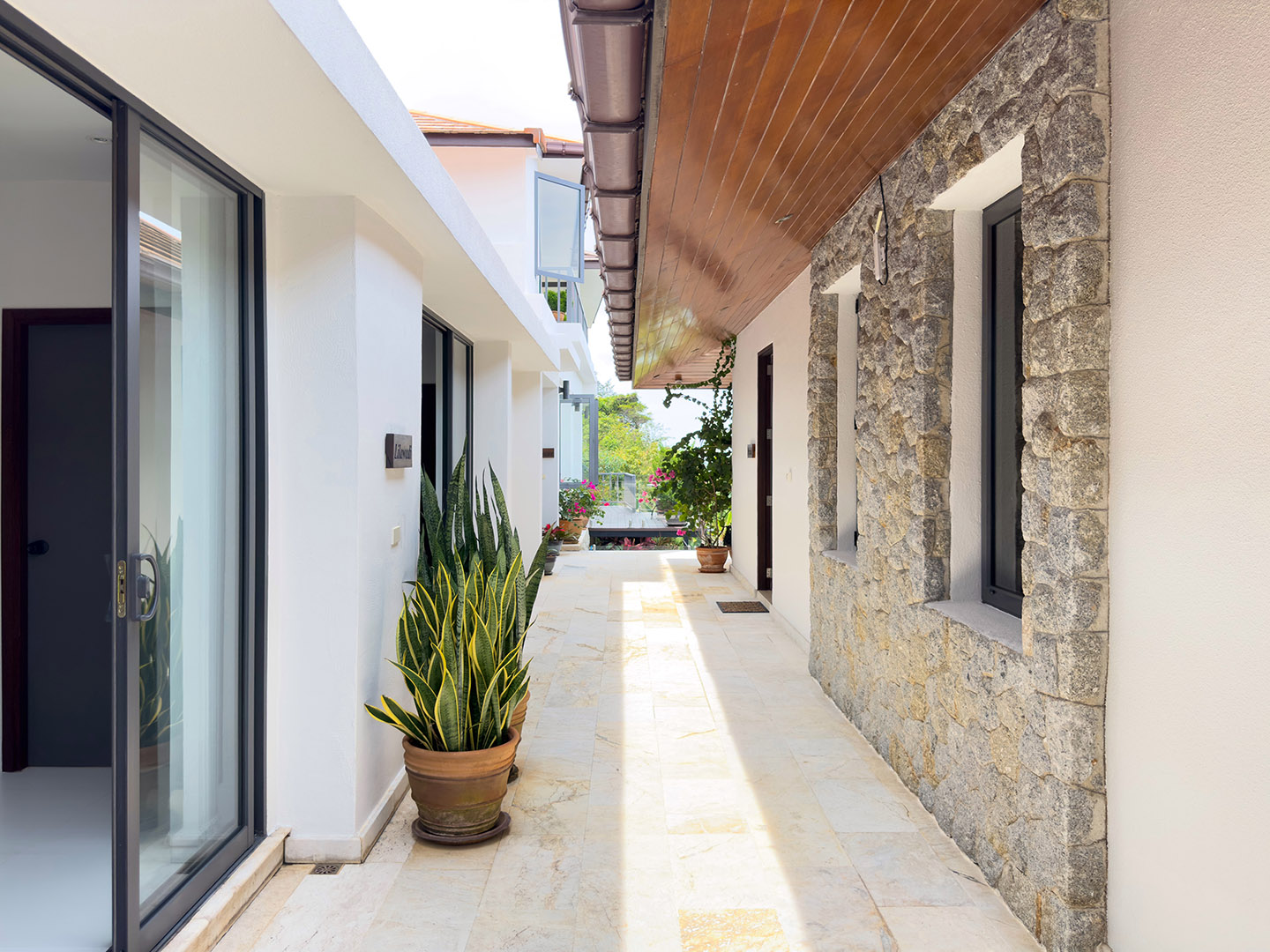 The Peak – Cliffside 5 Bedroom 6 Bathroom Seaview Villa in Bangpor for sale