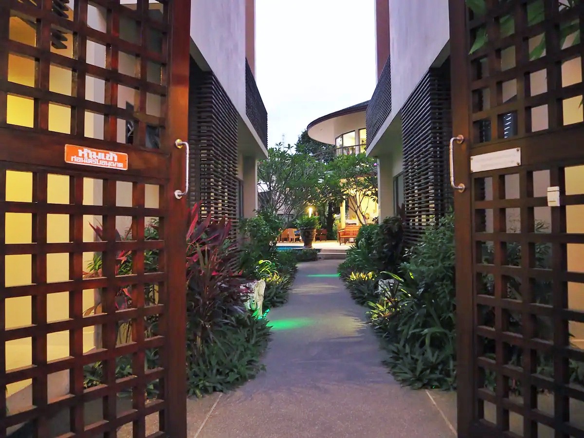 (SOLD) Emerald Condominium – Studio Unit Beachside Condo in Plai Laem for sale