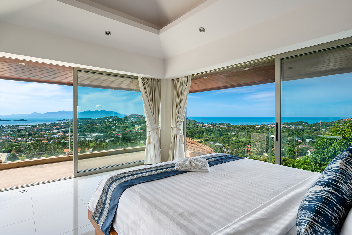 (PRICE REDUCED!) Narai Kiri Villa – Spacious 5 Bedroom Seaview Pool Villa in Plai Laem for sale