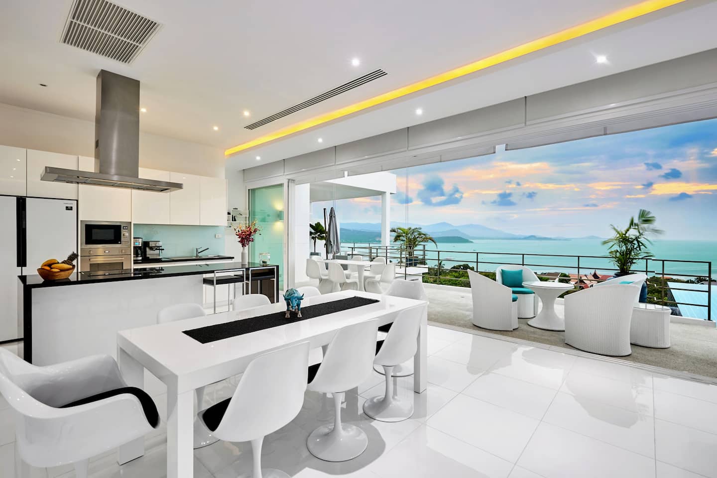(SOLD) Luxury 4 bedroom Seaview Pool villa in Unique Residence for sale