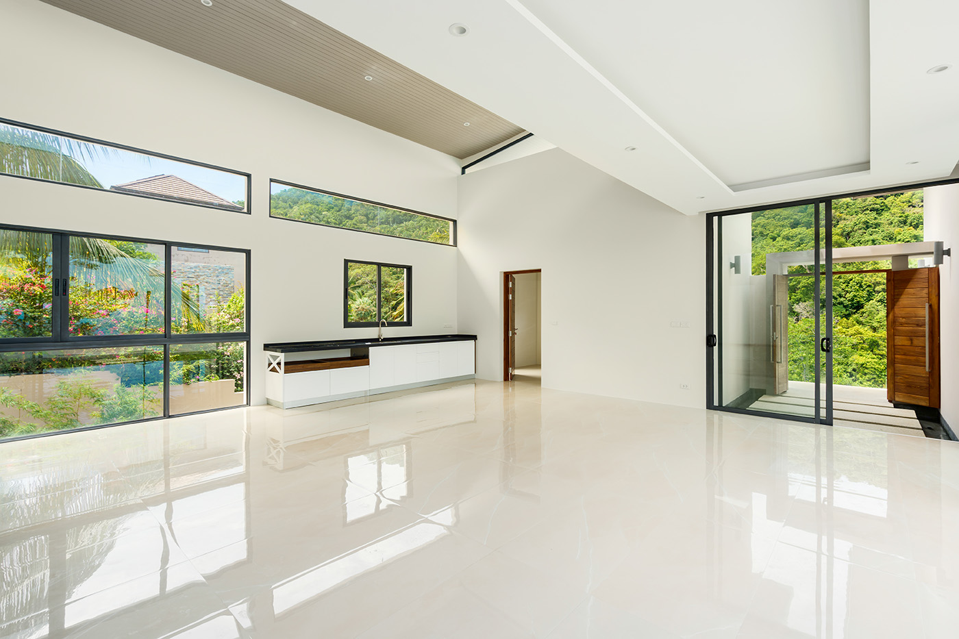 Brand-New 4 Bedroom Seaview Pool Villa in Bang Por for sale